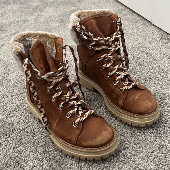 Time and Tru Shoes - Time and Tru women’s faux fur brown lace up boot size 6